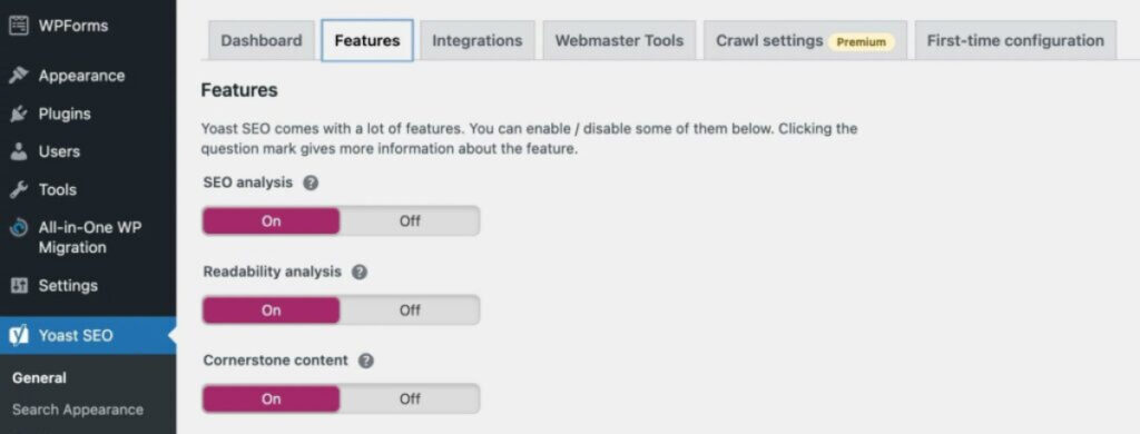 Captura de pantalla de WordPress con "Yoast SEO" seleccionado en la navegación, la pantalla derecha muestra las opciones del complemento llamando la atención sobre la pestaña de características.